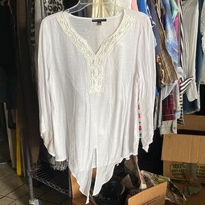 Sara Michelle White Tunic with Embroidered Detail